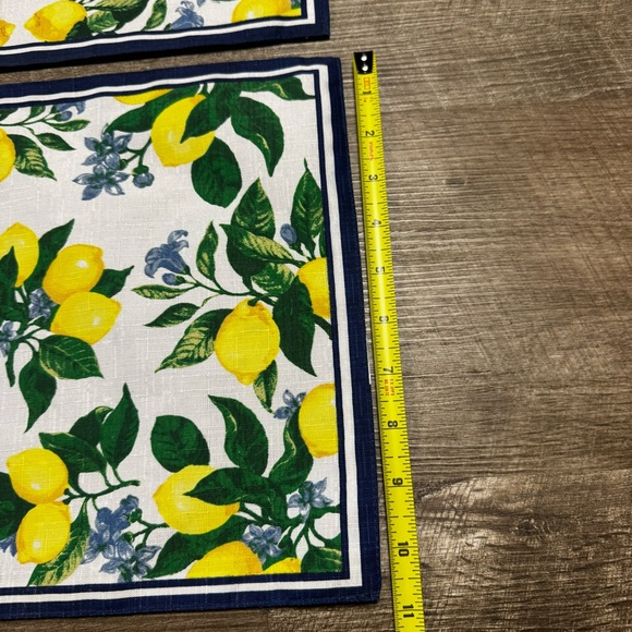 Lemon Print Table Place Setters - Picture 3 of 4